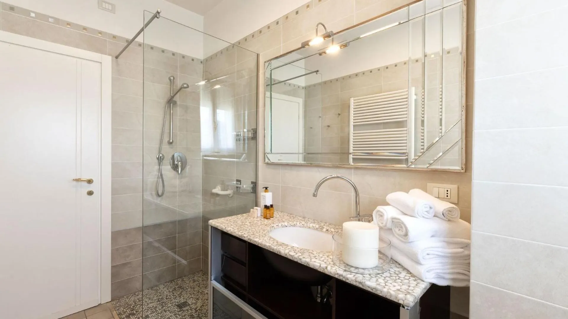 Luxury Suites Collection - Dante 76 Риччоне Италия